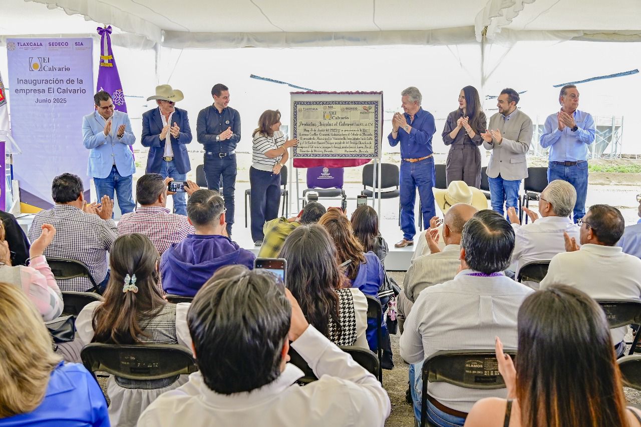 El Presidente Salvador Santos Cedillo y la gobernadora Lorena Cuéllar ponen en marcha la planta avícola más importante del país en Huamantla